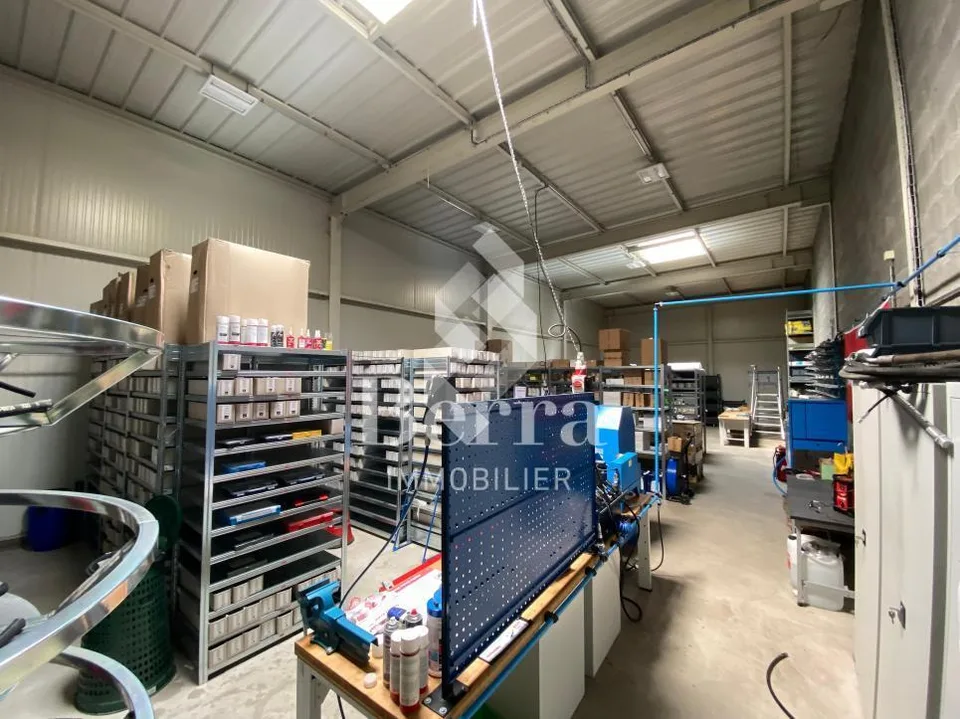 Halle industrielle/garage déjà louée