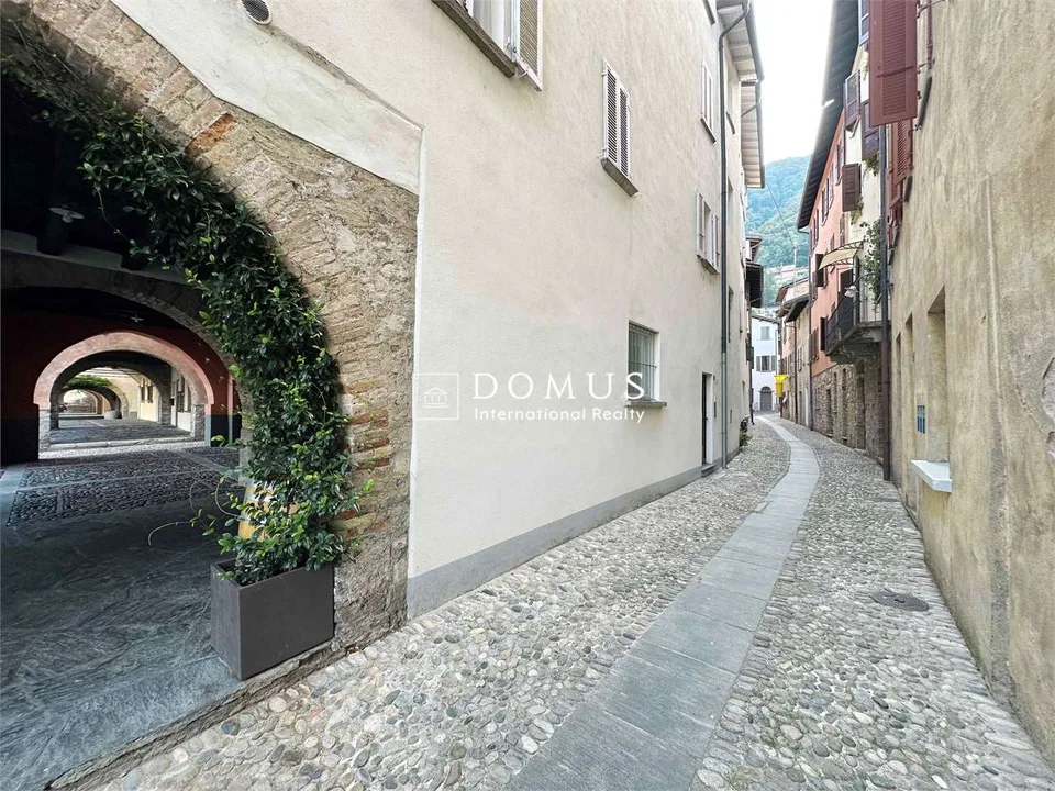 Duplex in vendita nel centro storico di Bissone