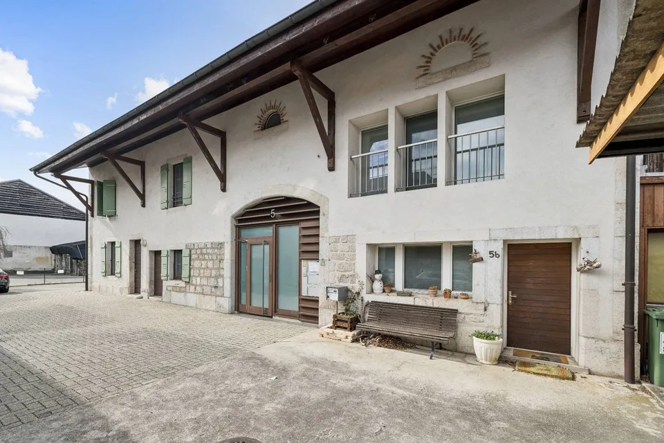Geräumige Charme-Wohnung im Herzen des Dorfes Meyrin