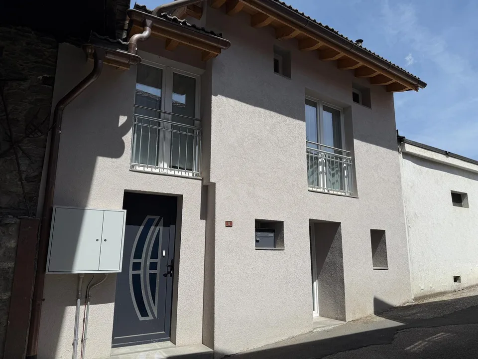 Charmant appartement de 3.5 pièces à St-Séverin – Rénové en 2025