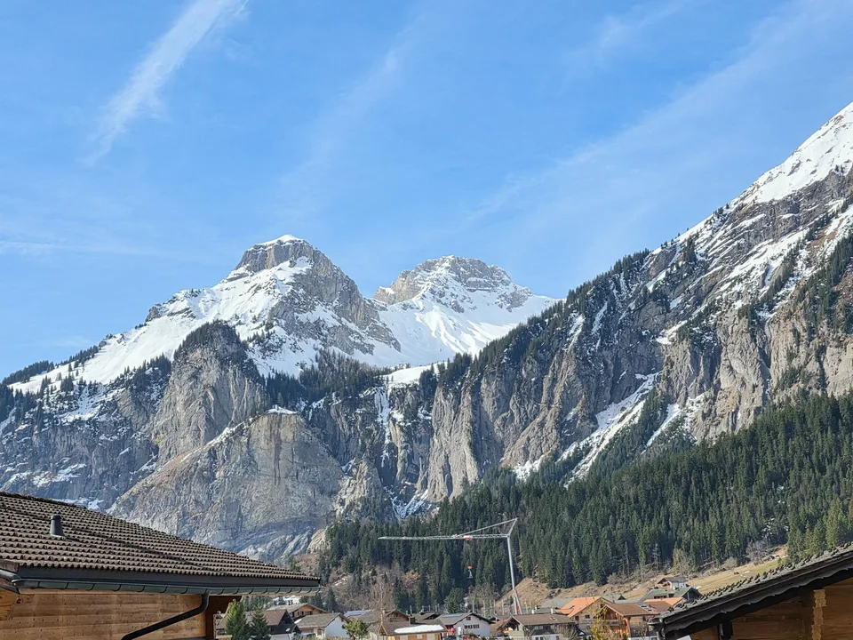 Chalet affascinante di 4 locali in una posizione tranquilla a Kandersteg – foto 24 di 30