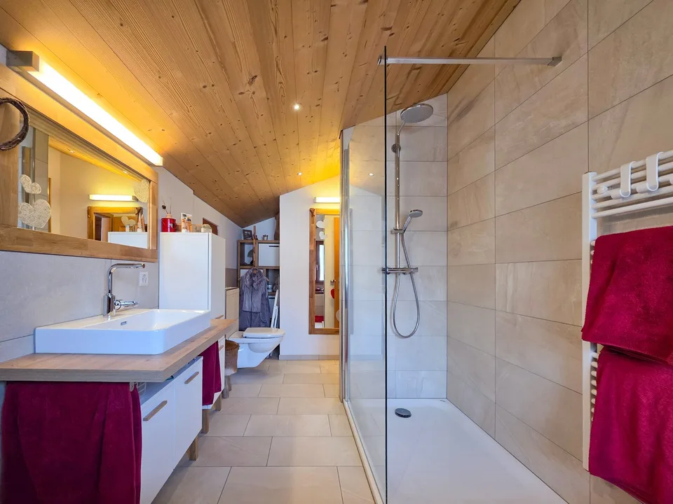 Chalet affascinante di 4 locali in una posizione tranquilla a Kandersteg – foto 20 di 30
