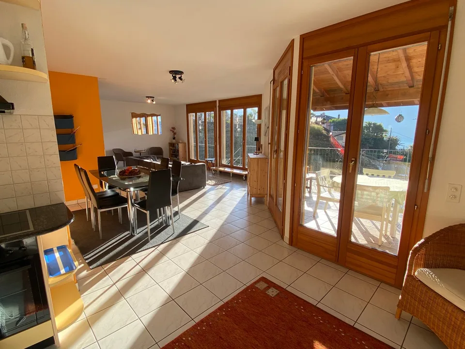 VENDESI A CUGNASCO - Bella casa unifamiliare di 5.5 loc. in buonissimo stato - Schönes 5.5 Zi.-Haus – photo 9 sur 25