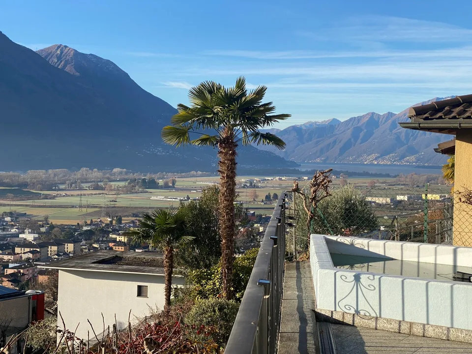VENDESI A CUGNASCO - Bella casa unifamiliare di 5.5 loc. in buonissimo stato - Schönes 5.5 Zi.-Haus – photo 7 sur 25