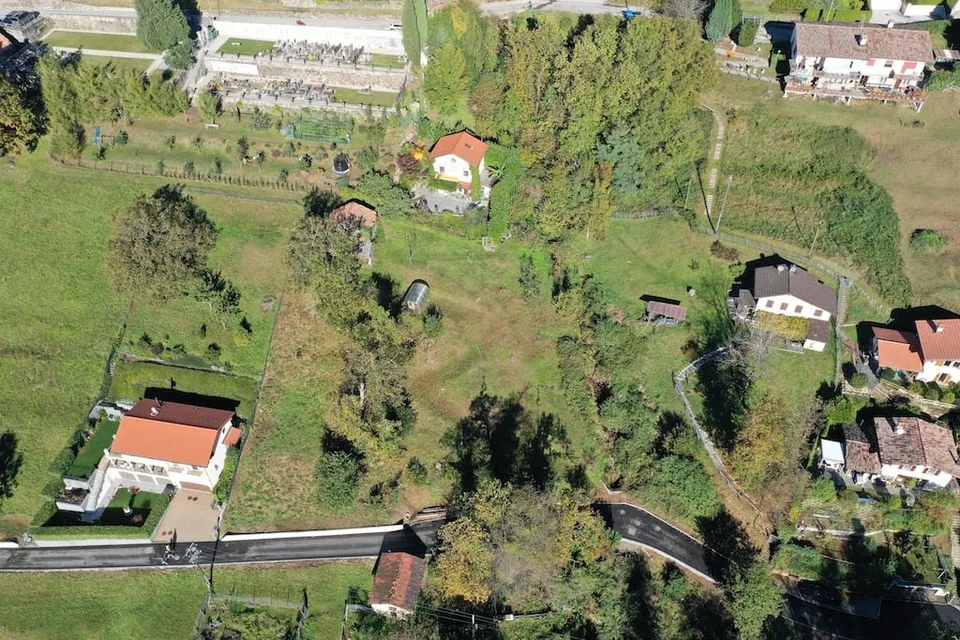 Terreno edificabile con licenza edilizia approvata in zona tranquilla