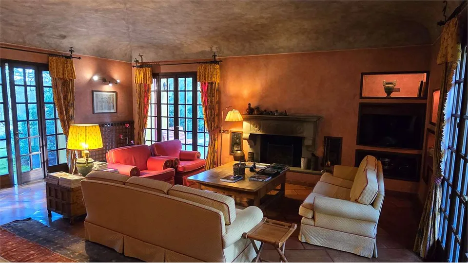 Exklusive Villa mit Pool im Golf Club Pinetina – Foto 6 von 13
