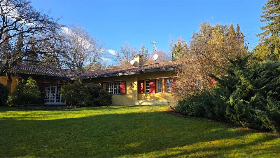 Esclusiva villa con piscina nelGolf Club Pinetina