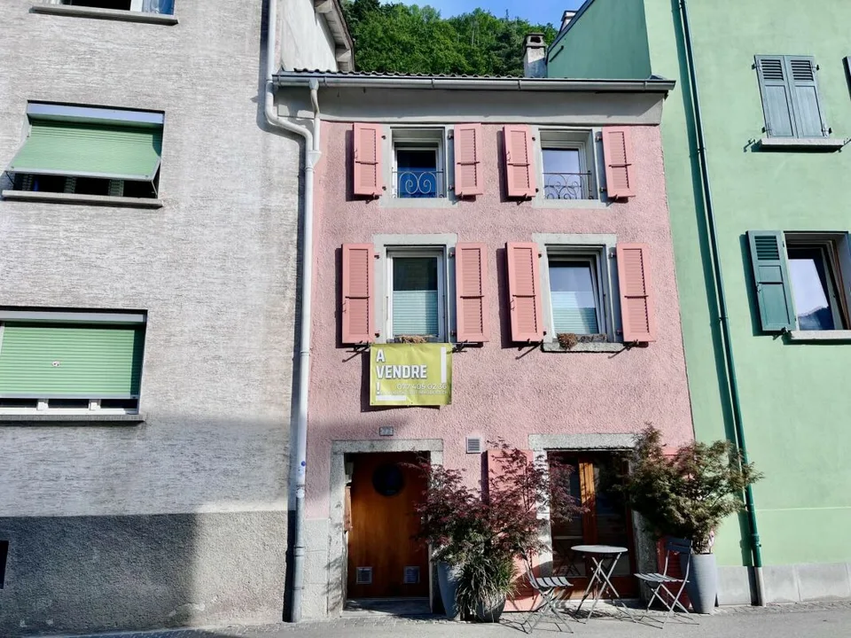 Nel cuore del Vecchio Borgo di Martigny, una bellissima casa familiare, piena di charme di 5.5 locali, ideale come casa familiare o casa di ospiti. – foto 12 di 13