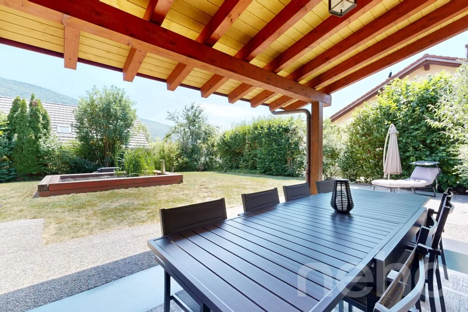 Prächtige Villa mit Garten, Jacuzzi und privatem Teich – Foto 21 von 21