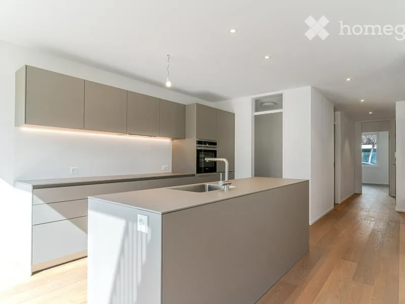 Appartement loft exclusif avec jardin privé à Bâle – moderne, calme et disponible immédiatement