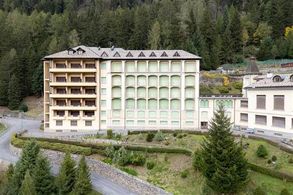 Sondalo: Albergo 200 locali