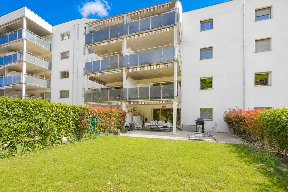 Appartement traversant de 4.5 pièces avec jardin