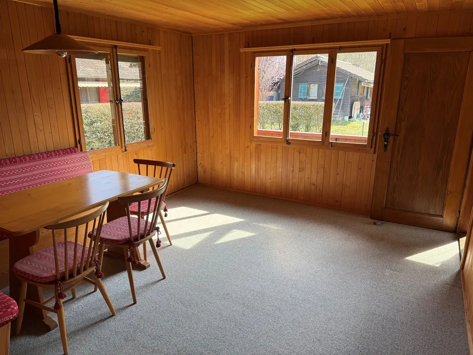 Reserviert! Charmantes Holzchalet in ruhiger Lage von Avenches