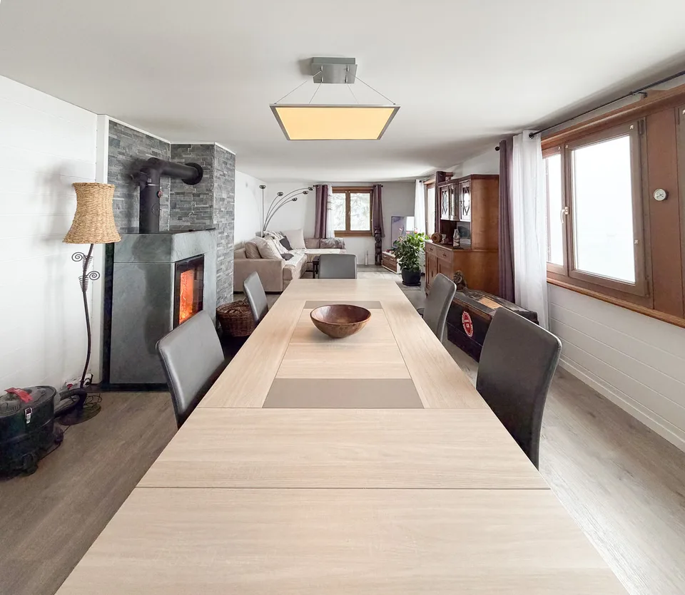 Chalet di 4.5 locali con tunnel di accesso ai 3 garage