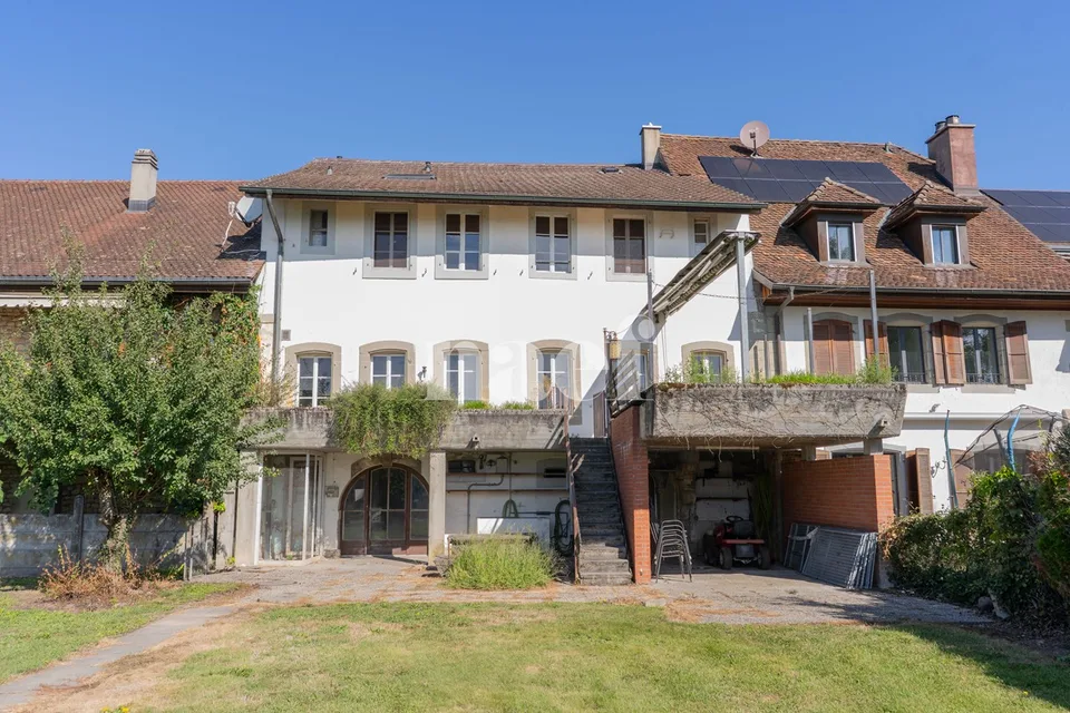 Meravigliosa casa padronale sul lago di Morat in vendita a Vallamand