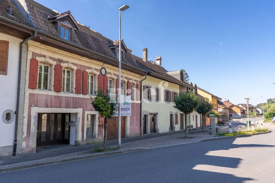 Meravigliosa casa padronale sul lago di Morat in vendita a Vallamand