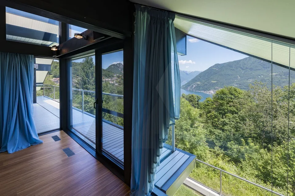 MODERNA VILLA CON TERRENO EDIFICABILE – Foto 13 von 13