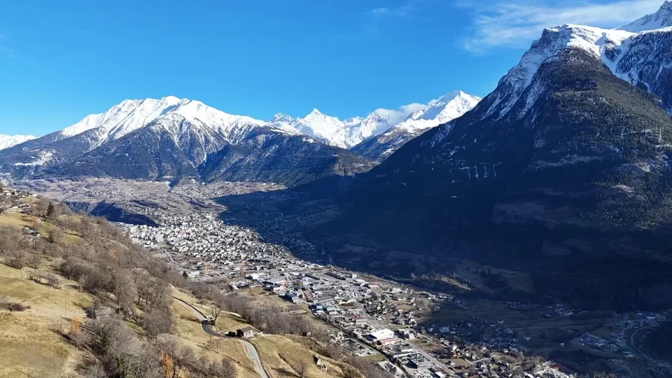 Ampia casa residenziale con giardino soleggiato sopra Naters – foto 13 di 15
