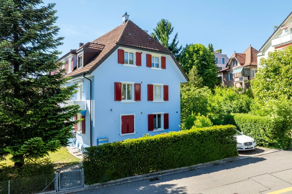 Attraktives Mehrfamilienhaus mit drei Wohnungen in Zürich-Seebach