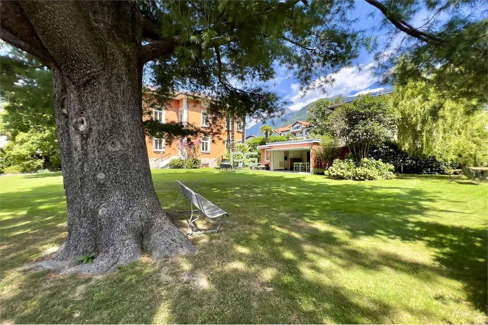Splendida villa d'epoca con ampio giardino