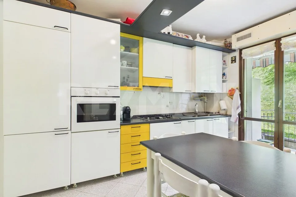 Italien - Colverde - 4,5-Zimmer-Wohnung mit Terrasse und Doppelgarage