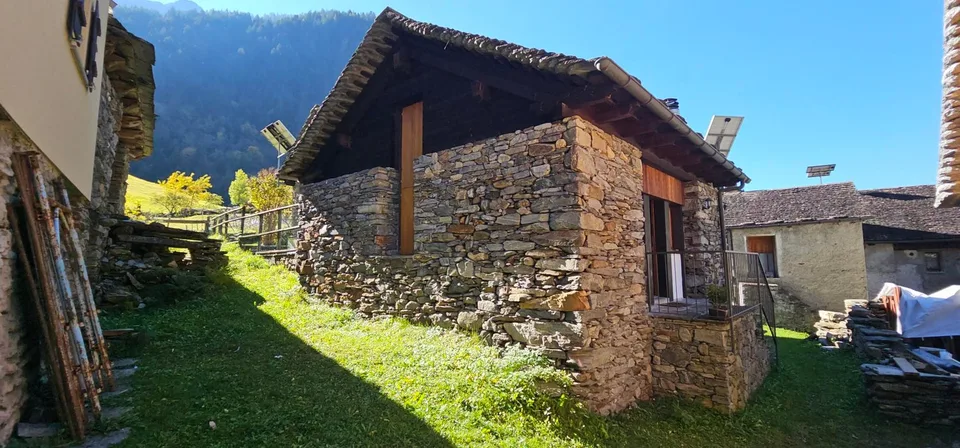 Casa rustica ristrutturata con vista panoramica a Malvaglia