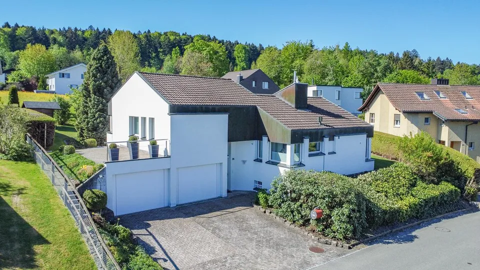 Wohnoase: Grosses 4.5-Zi. Einfamilienhaus mit Gartenparadies