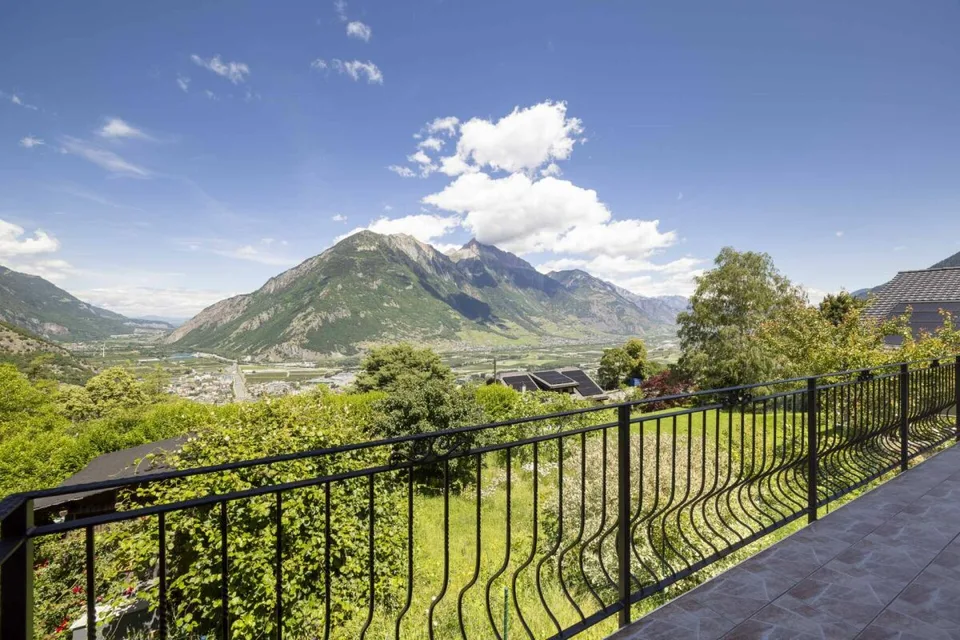 Casa indipendente con 6 locali 1/2 e una vista straordinaria a Chemin Dessous