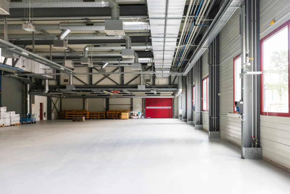 Halle für Produktion und/oder Lagerung – Foto 12 von 13