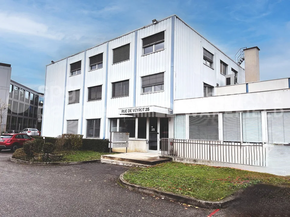 Veyrot 25 - Locaux artisanaux et industriels au c?ur de la ZIMEYSA