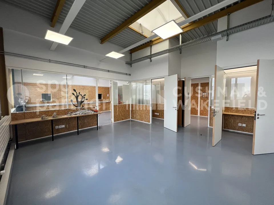 Veyrot 25 - Locaux artisanaux et industriels au c?ur de la ZIMEYSA