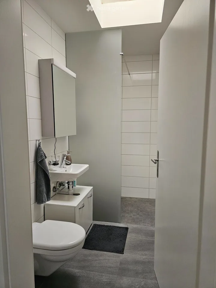 Shared room with private bathroom for rent in Ittigen