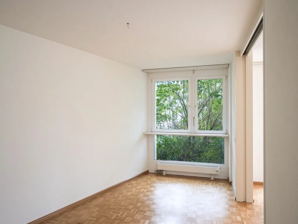 Ampio appartamento 3.5 locali con balcone in posizione attraente