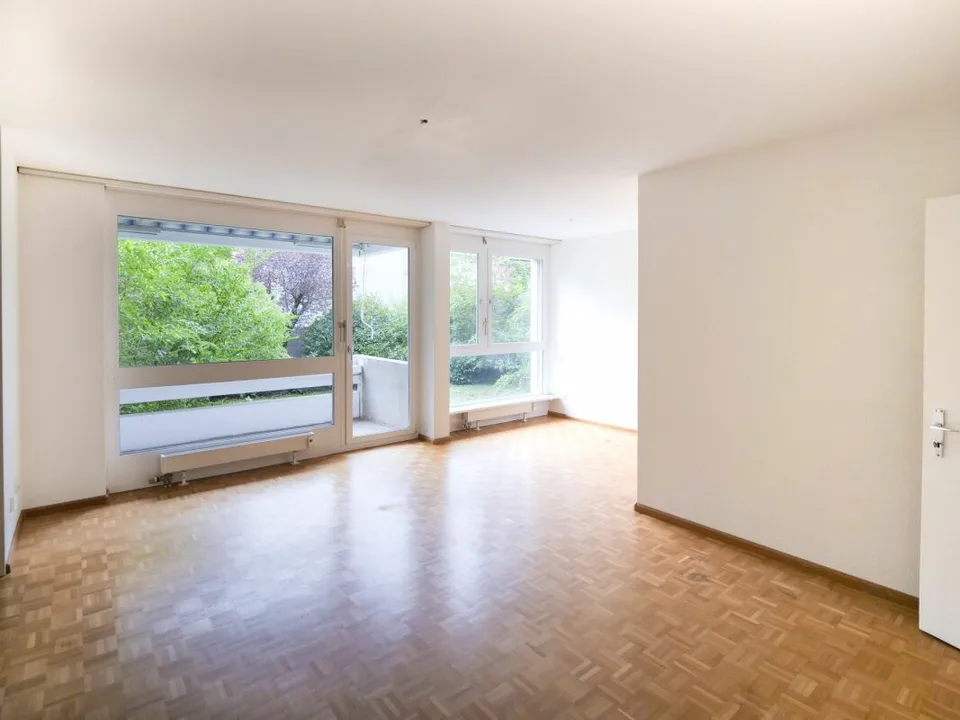 Ampio appartamento 3.5 locali con balcone in posizione attraente