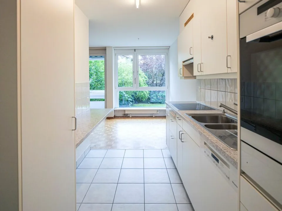 Ampio appartamento 3.5 locali con balcone in posizione attraente