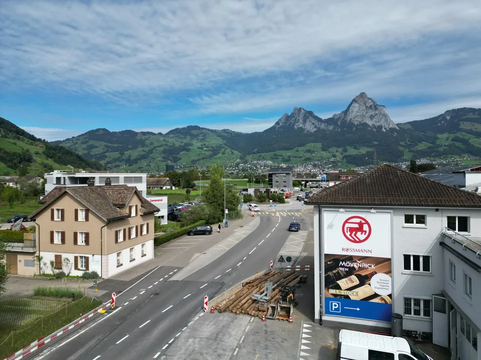 Vielseitig nutzbare und teilbare Lagerfläche in Brunnen