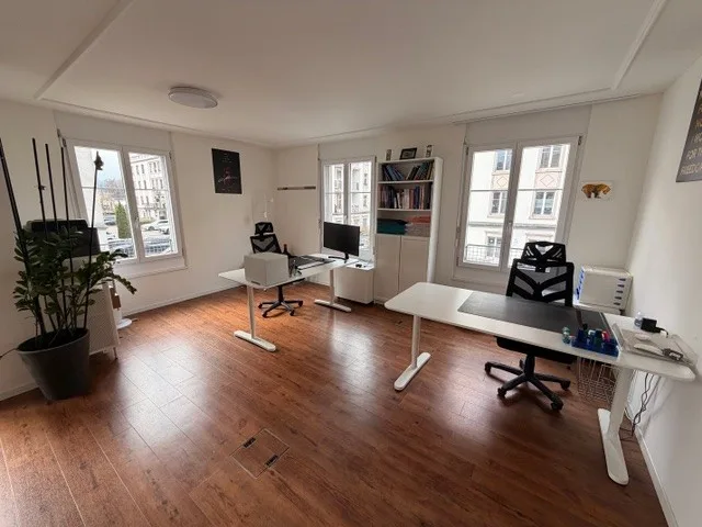 Helles Büro in Dübendorf