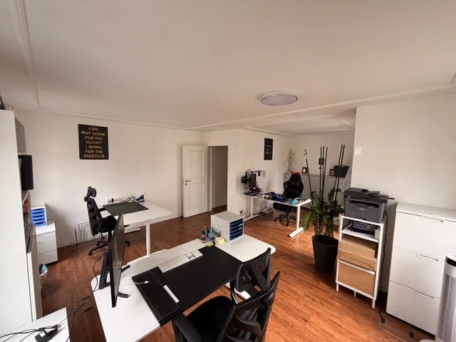 Helles Büro in Dübendorf