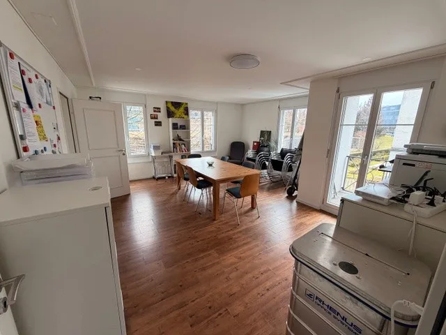 Helles Büro in Dübendorf