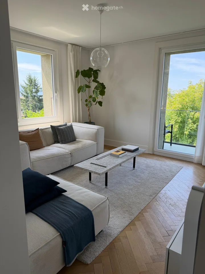 All-inclusive - Furnished 2.5-Room Apartment with Balcony in Renens