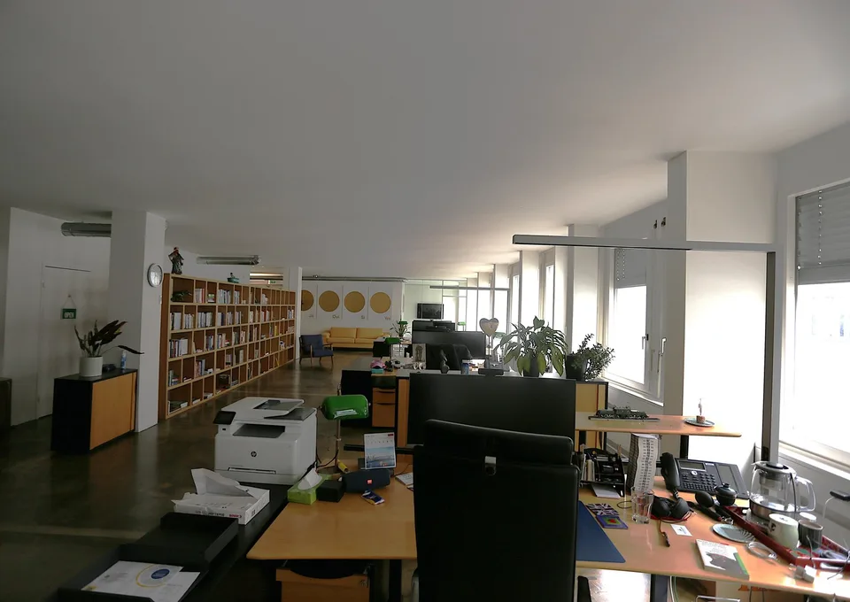 Espaces de bureau représentatifs près d'Aeschenplatz, environ 347 m²