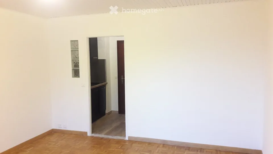 Monolocale 27 m2 in affitto ad Arzier, 3 min. dalla stazione, 990.--