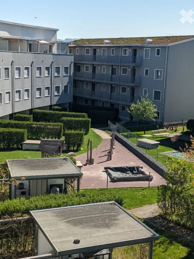 Habitation spacieuse sur deux étages : appartement-maisonnette de 5,5 pièces à Steinhausen
