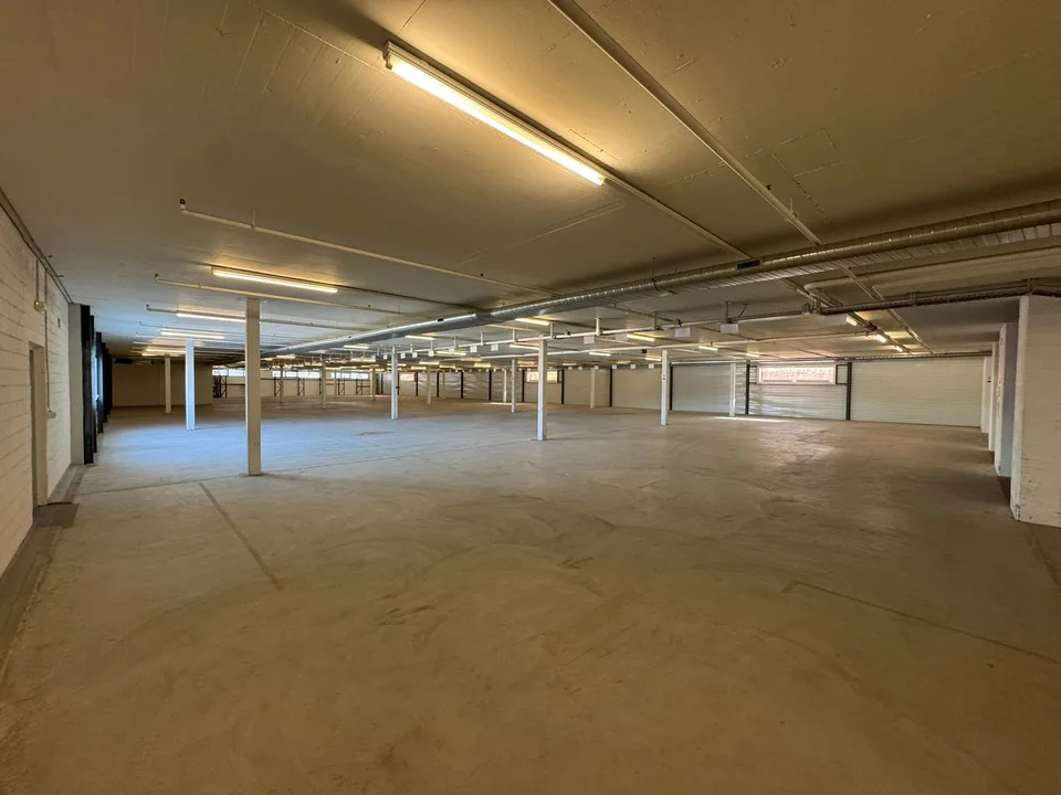 3200m²+ d'espace de stockage à louer dans un excellent emplacement de transport