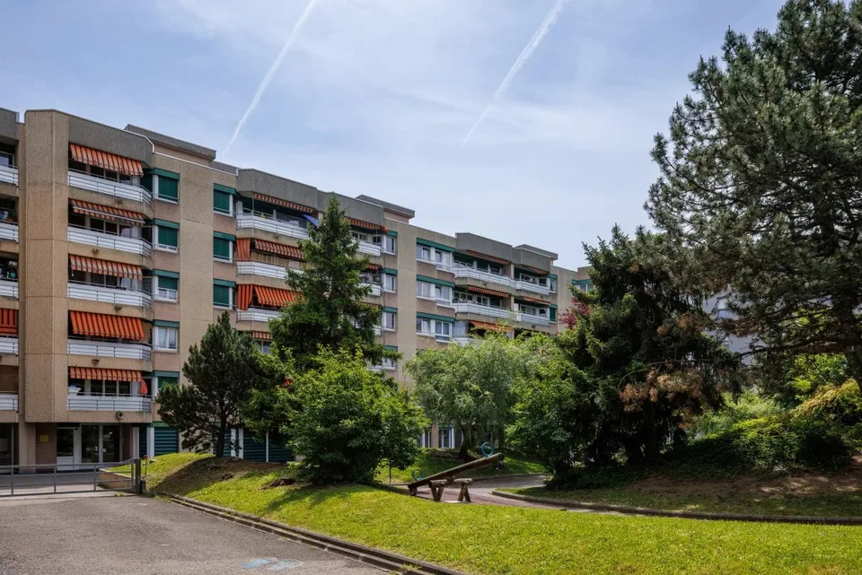 Wohnung mit 4.5 Zimmern im 3. Stock