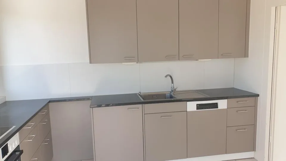 Appartamento luminoso, grande, 5,5 locali con vista