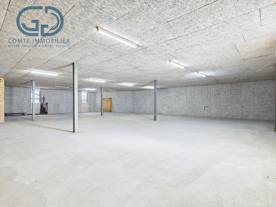 Lagernfläche von 367 m2 zur Miete im Zentrum von Courgenay