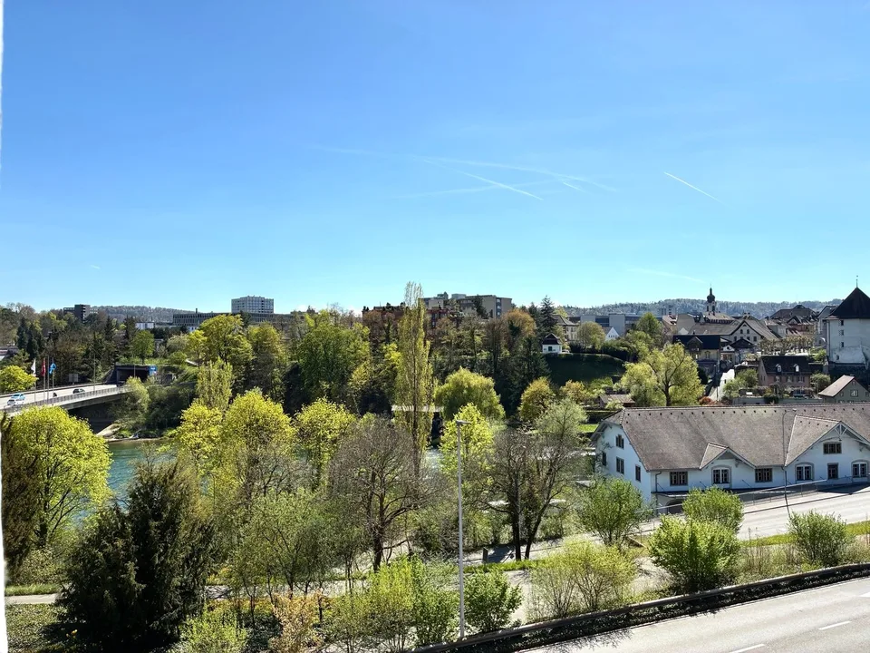 Schönes Zimmer mit Blick auf Aare