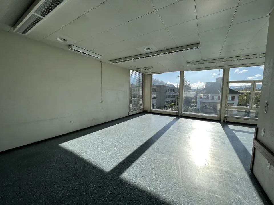 Zentrale Gewerbefläche zu vermieten