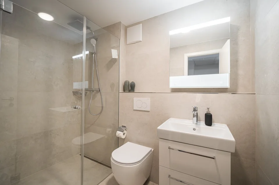 Charming 3.5-Room Apartment with Modern Amenities in Basel's Historic Center – Foto 9 von 10